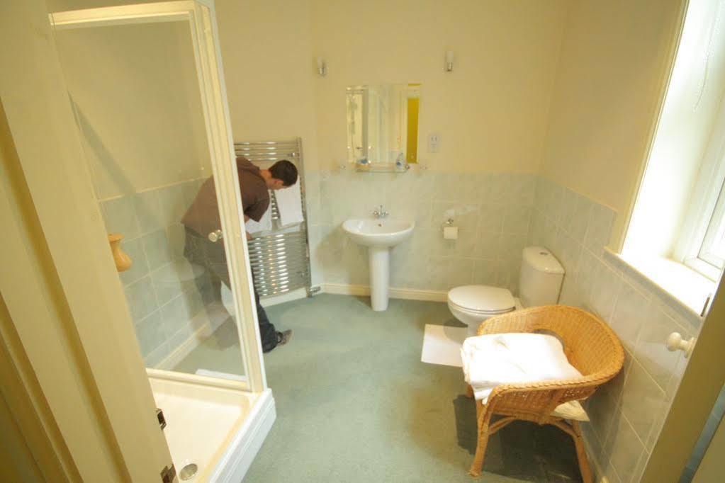 The Dales Bed and Breakfast Harrogate Exteriör bild